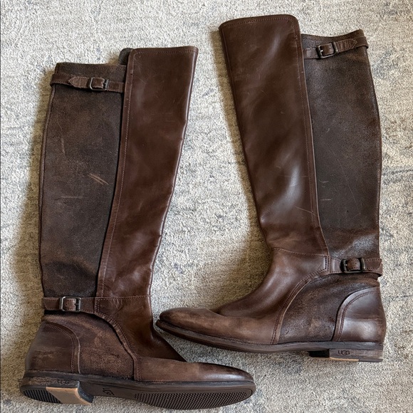 UGG Shoes - Ugg women’s boots
Size 9.5
Color: brown